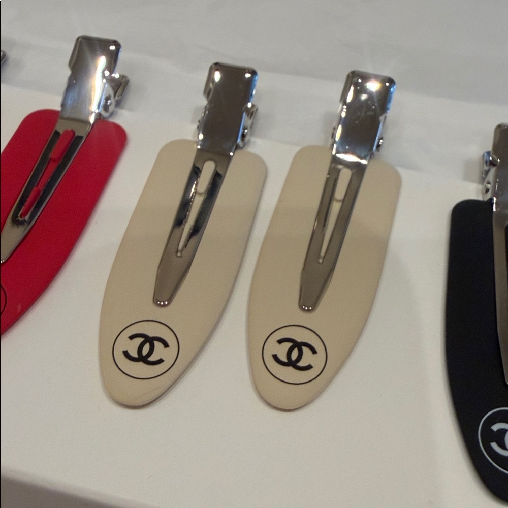 CHANEL Hair Clip Trio - Red, Cream, Black - Picture 7 of 10